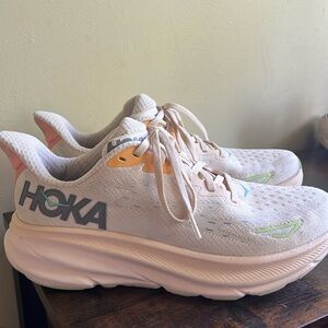 Hoka Clifton 9